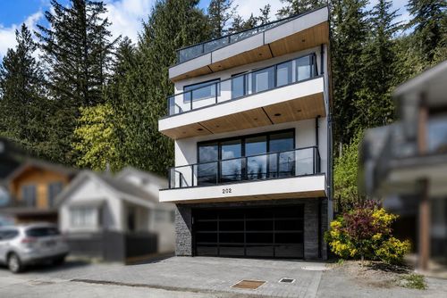 202 Lakeshore Dr, Cultus Lake, BC, V2R5A1 | Card Image