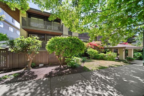 304-141 W 13th St, North Vancouver, BC, V7M1N5 | Card Image