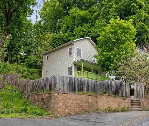 61 Hudson St, Kingston, NY, 12401-6511 | Card Image