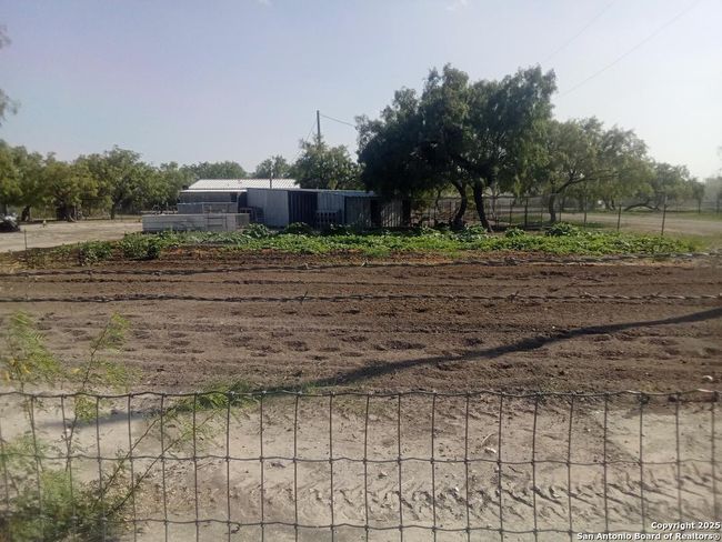 715 Ranch Road 1572, House other with 3 bedrooms, 2 bathrooms and null parking in Spofford TX | Image 5
