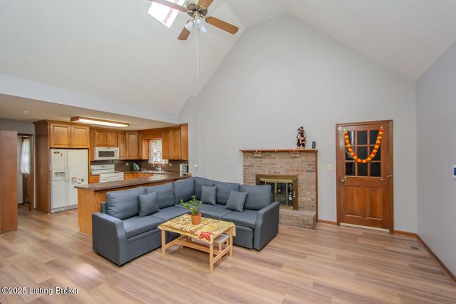 9010 Green Garden Ct, House other with 3 bedrooms, 2 bathrooms and null parking in Louisville KY | Image 14