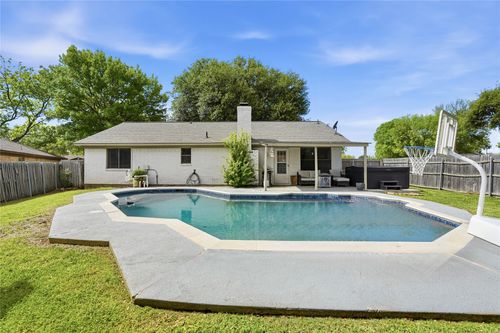 1701 Tobie Layne St, Benbrook, TX, 76126-3952 | Card Image