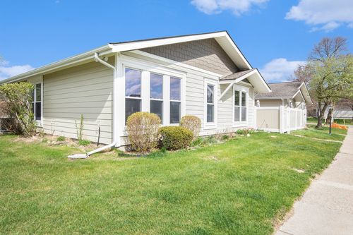 39775 Village Wood Ln, Novi, MI, 48375-4554 | Card Image