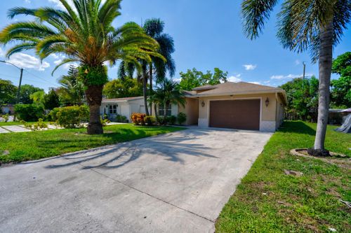 2241 Nw 3rd St, Pompano Beach, FL, 33069-2623 | Card Image