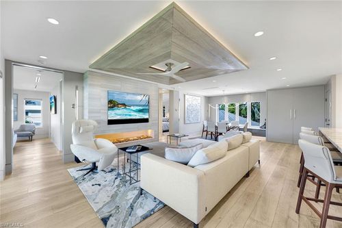 295 5th Ave, NAPLES, FL, 34102-6501 | Card Image