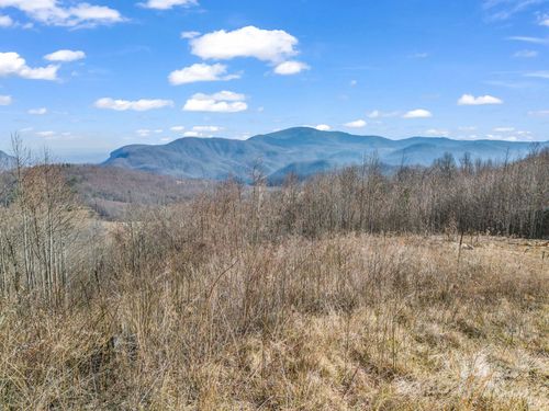 1229 Grand Oaks Dr, Hendersonville, NC, 28792 | Card Image