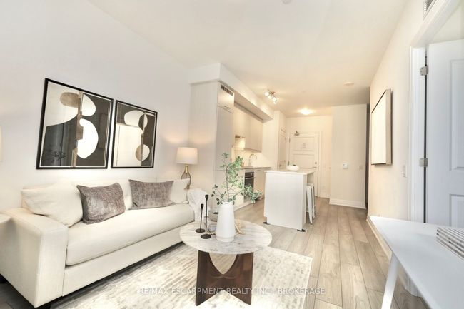 2203 - 36 Elm Dr W, Condo with 2 bedrooms, 2 bathrooms and 1 parking in Mississauga ON | Image 6