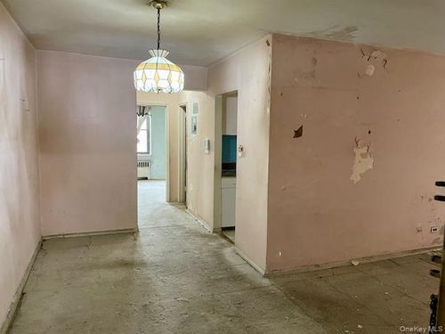 a310-88 Northern Blvd, Jackson Heights, NY, 11372-1651 | Card Image