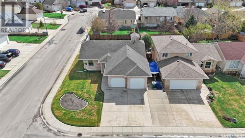 735 Fairbrother Ave, Saskatoon, SK, S7S1H8 | Card Image