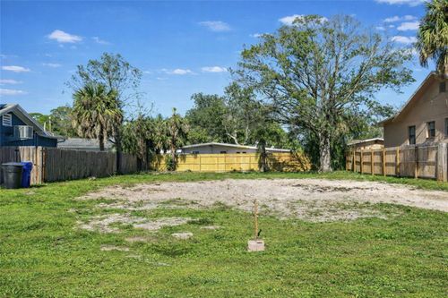 319 80th Ave Ne, SAINT PETERSBURG, FL, 33702-3817 | Card Image