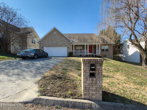 4135 Oakstone Ln, Knoxville, TN, 37918-1797 | Card Image