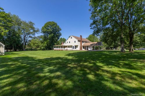 9 Holly Ln, Saint James, NY, 11780-4221 | Card Image