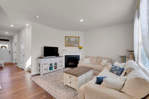 326 Gammon Ln, Fountain Inn, SC, 29644-6261 | Card Image