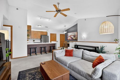 2-5304 Congress Avenue, Madison, WI, 53718 | Card Image