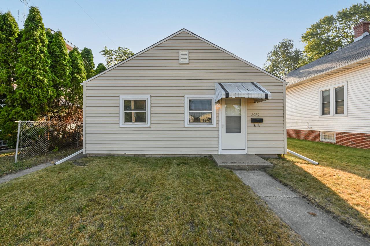West Blvd, Racine, WI 53403