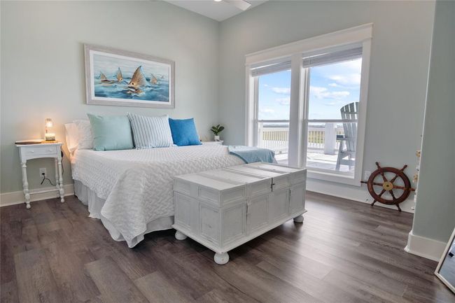 1301 Lagoon Dr, House other with 3 bedrooms, 2 bathrooms and 1 parking in Crystal Beach TX | Image 24