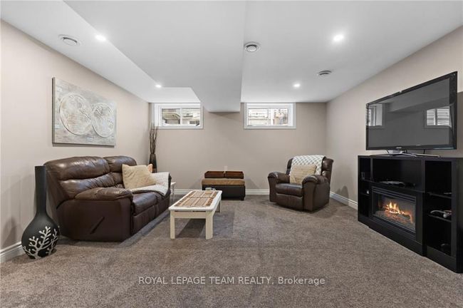 6 Noble Cres, House other with 3 bedrooms, 3 bathrooms and 6 parking in Petawawa ON | Image 25
