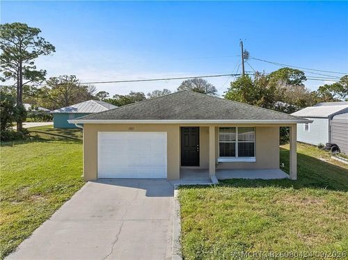 1585 20th Ave, Vero Beach, FL, 32962-6164 | Card Image