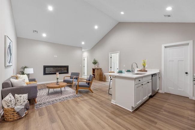 929 S Blaine St, Home with 4 bedrooms, 2 bathrooms and null parking in Newton KS | Image 4