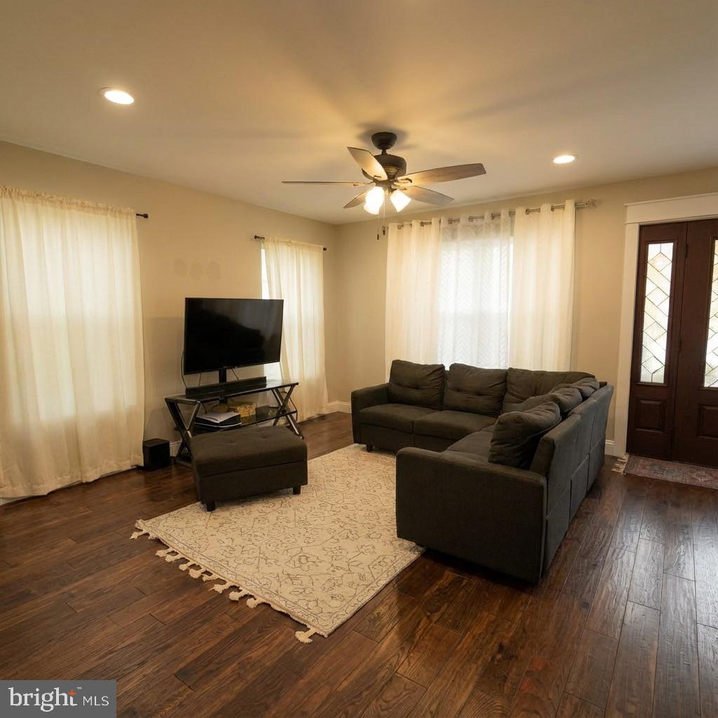 Residential in MOUNT HOLLY 3