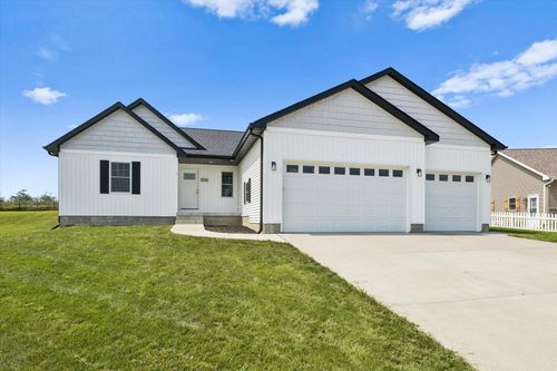 3548 Tower Ct, Clinton, IA, 52732-1500 | Card Image
