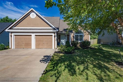 7503 N Lewis Ave, Kansas City, MO, 64158-1025 | Card Image