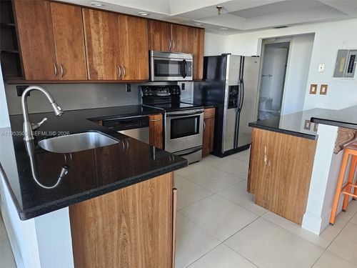 apt-609-2401 Collins Ave, Miami Beach, FL, 33140-4714 | Card Image