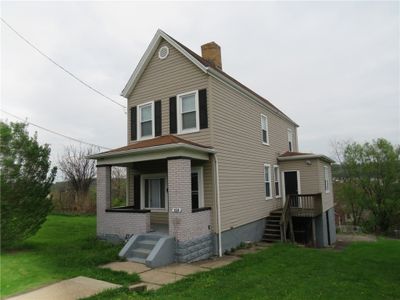 614 Reynolds St, House other with 2 bedrooms, 1 bathrooms and null parking in Mckeesport PA | Image 2