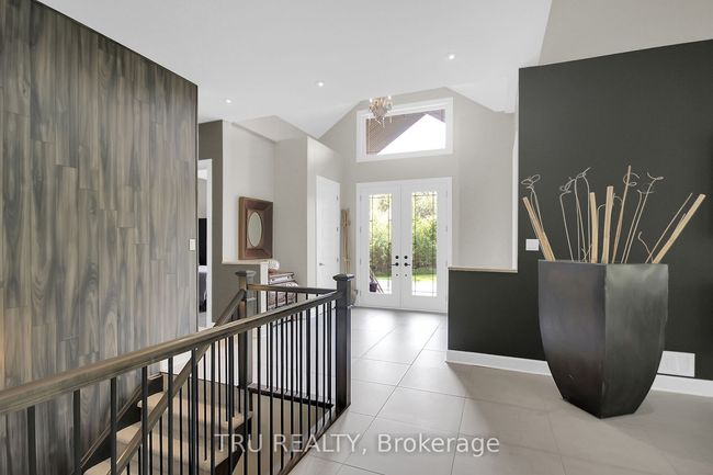 7909 Parkway Rd, House other with 5 bedrooms, 4 bathrooms and 20 parking in Metcalfe ON | Image 4