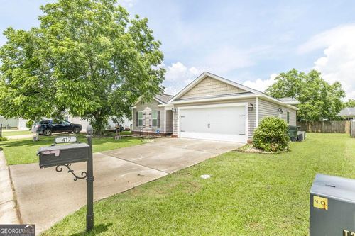 417 Madison Place Pkwy, Byron, GA, 31008-6527 | Card Image