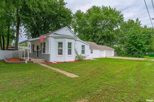 206 N Henderson St, Virden, IL, 62690-1528 | Card Image