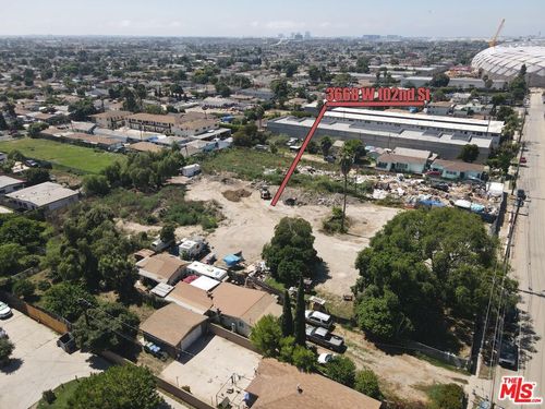3668 W 102nd St, Inglewood, CA, 90303-1102 | Card Image