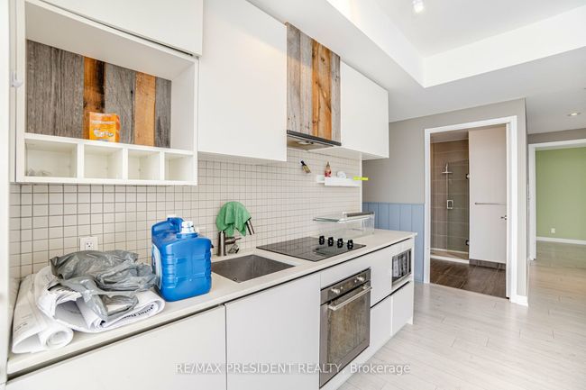 5702 - 5 Buttermill Ave, Condo with 3 bedrooms, 2 bathrooms and 1 parking in Vaughan ON | Image 21