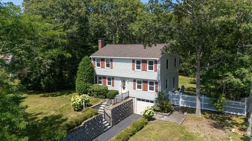 10 Pinehurst Dr, Bourne, MA, 02532-4234 | Card Image