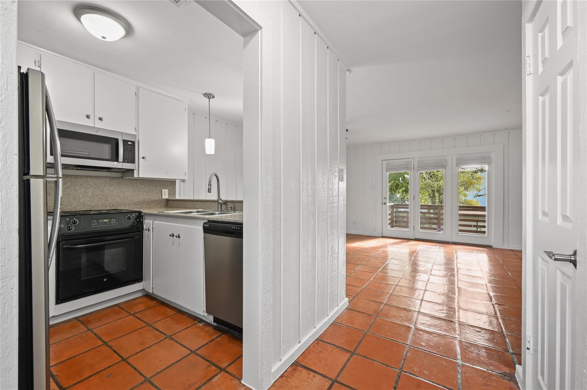Residential Lease in West Lake Hills 3