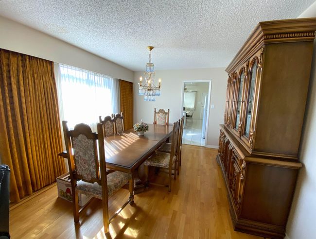 1253 Fell Avenue, Home with 4 bedrooms, 3 bathrooms and 2 parking in Burnaby BC | Image 4