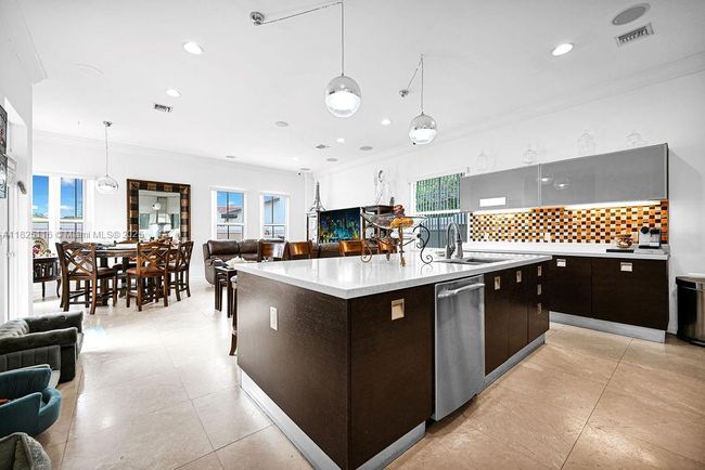 3521 Forest View Cir, House other with 5 bedrooms, 5 bathrooms and null parking in Fort Lauderdale FL | Image 24