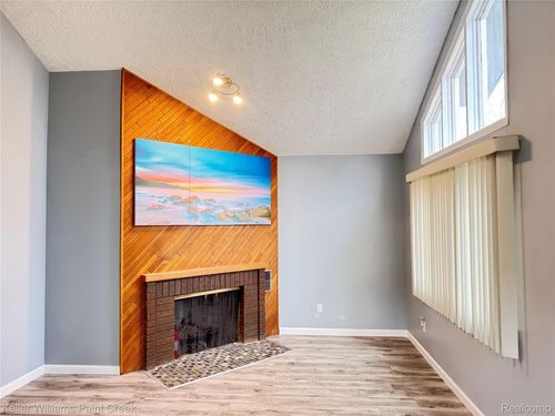 6768 Buckland Ave, West Bloomfield, MI, 48324-2704 | Card Image