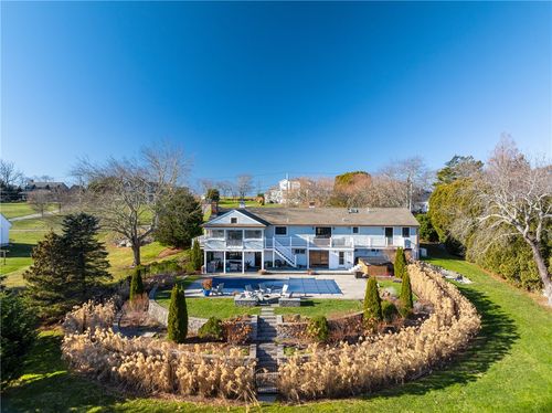 79 Peckham Ln, Middletown, RI, 02842-5315 | Card Image