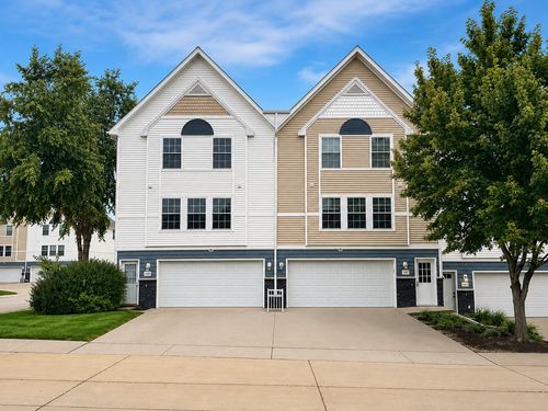 1107 Se Village View Ln, Ankeny, IA, 50021-4027 | Card Image