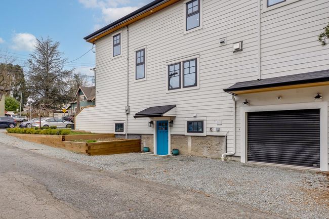 614 4th Ave, House other with 7 bedrooms, 4 bathrooms and 3 parking in New Westminster BC | Image 29