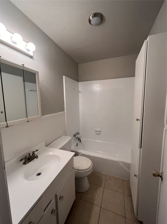 APT-206 - 1514 Forest Trl, Condo with 2 bedrooms, 2 bathrooms and 1 parking in Austin TX | Image 10