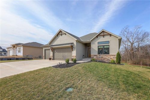 1820 Homestead Dr, Liberty, MO, 64068-7182 | Card Image