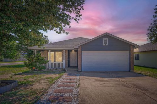2801 Tyler Ln, Taylor, TX, 76574-5350 | Card Image