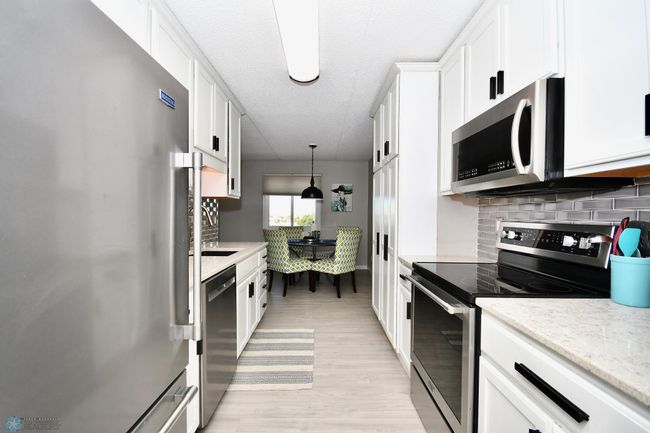 Kitchen/Dining | Image 5