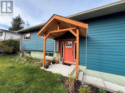 210 Cypress St, House other with 3 bedrooms, 2 bathrooms and 2 parking in Port McNeill BC | Image 3