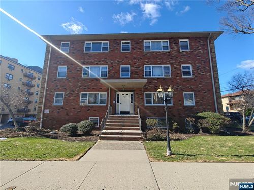 2430 8th St, Fort Lee, NJ, 07024-7934 | Card Image