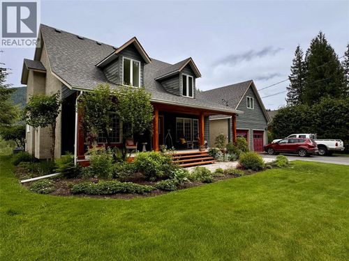 1820 Illecillewaet Road, Revelstoke, BC, V0E2S0 | Card Image