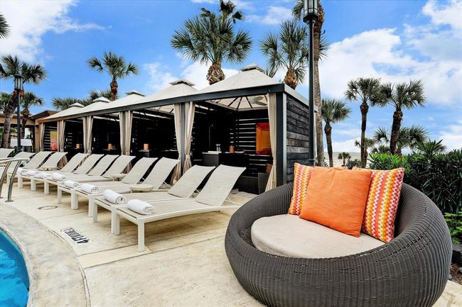 Cabanas and lounge beds available for rent | Image 17