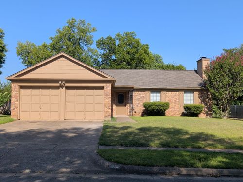 1703 Chittam Dr, Euless, TX, 76039-2488 | Card Image
